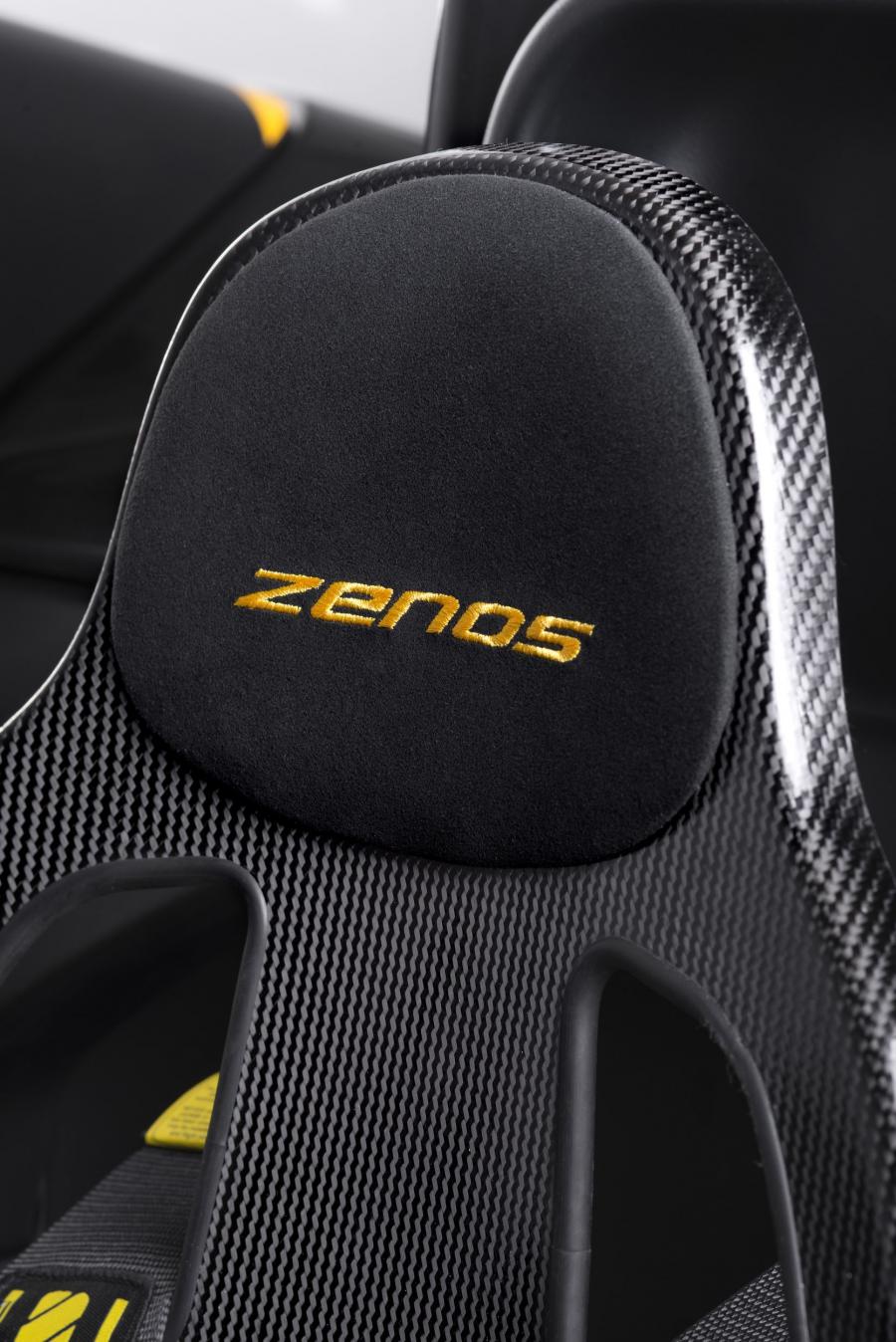 Детали интерьера Zenos E10 R 2015 года  (фото 11 из 18)